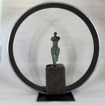 Sculpture titled "Petite Vénus 5/8" by Réjane Lechat, Original Artwork, Bronze