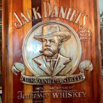 Escultura Fundador Jasper Jack Daniels, esculpido em madeira