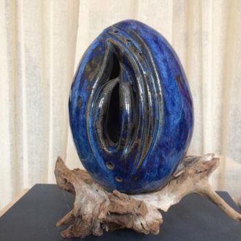 Skulptur mit dem Titel "eclosion" von Remy Bolet, Original-Kunstwerk, Keramik