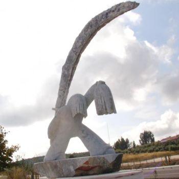 Sculpture intitulée "Vingança" par Cesar Valerio, Œuvre d'art originale, Pierre