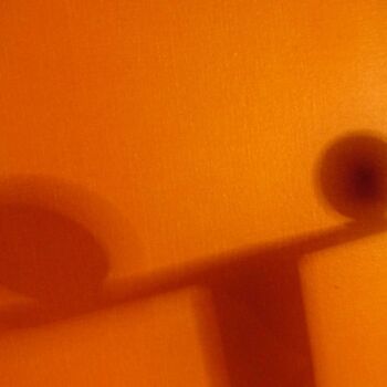 Фотография под названием "eggs on an orange c…" - Rob Arbouw, Подлинное произведение искусства