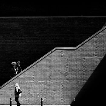 "Climbing The Light" başlıklı Fotoğraf Rouven Kurz tarafından, Orijinal sanat, Dijital Fotoğrafçılık Karton üzerine monte ed…