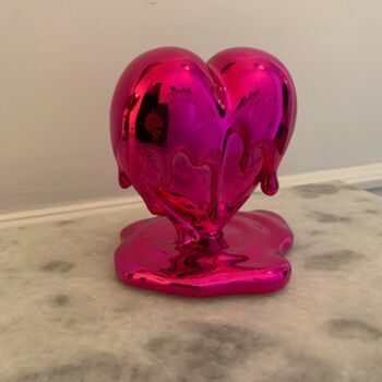 Sculpture titled "Take my Heart Big" by Sagrasse, Original Artwork, Resin