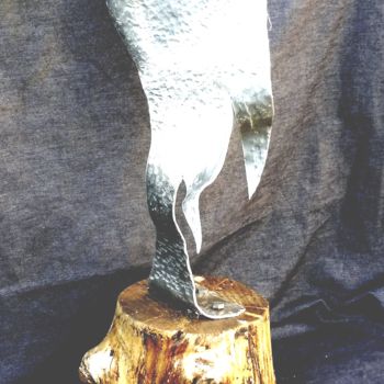 Escultura titulada "Oiseau perché (alu)" por Servin, Obra de arte original, Metales