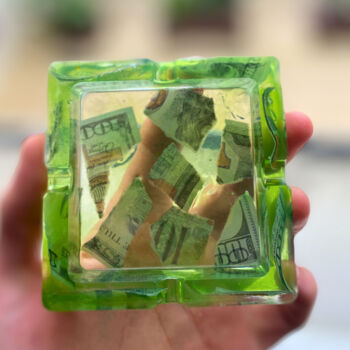 Sculpture titled "Le cendrier vert" by Simart, Original Artwork, Resin