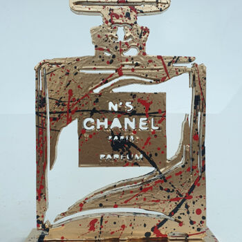 Скульптура под названием "SPACO N°5 Chanel go…" - Spaco, Подлинное произведение искусства, Смола