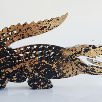 Scultura intitolato "SPACO Crocodile Lac…" da Spaco, Opera d'arte originale, Resina