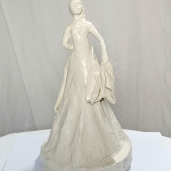 Rzeźba zatytułowany „Woman with shawl” autorstwa Susana Zarate, Oryginalna praca, Beton
