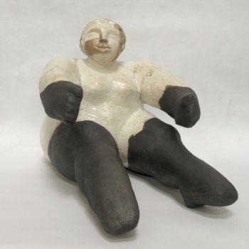 Scultura intitolato "FEMME ASSISE" da Sylviehebrard, Opera d'arte originale, Ceramica