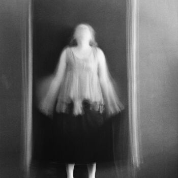 Fotografia intitolato "Black velvet" da Tania Serket, Opera d'arte originale, fotografia a pellicola
