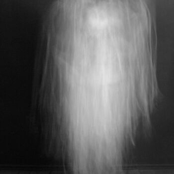 Photographie intitulée "My little ghost" par Tania Serket, Œuvre d'art originale, Photographie argentique