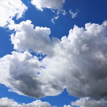 Photographie intitulée "Nuages sur ciel bleu" par Tc.Photographie, Œuvre d'art originale, Photographie numérique