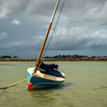 Photography titled "Carantec, bateau Co…" by Thierry Martin, Original Artwork, Digital Photography