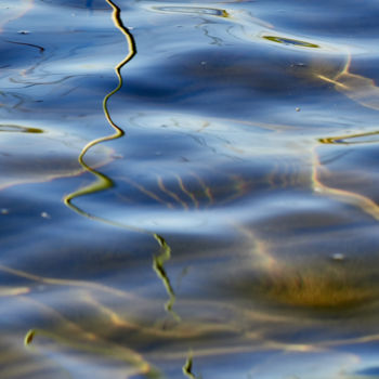 Fotografie mit dem Titel "Reflet d'un lac Sué…" von Thierry Daudier De Cassini, Original-Kunstwerk, Digitale Fotografie