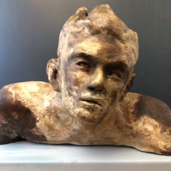 Escultura titulada "L’homme regarde" por Tyo, Obra de arte original, Arcilla