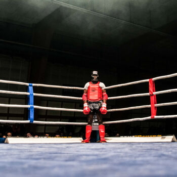 Photography titled "Boxeur face à lui-m…" by Farouk Ferrah, Original Artwork, Digital Photography
