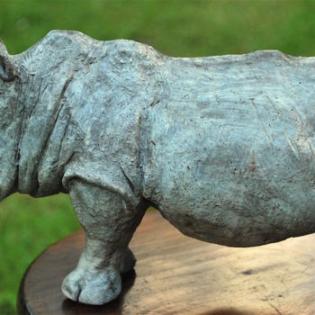 Sculpture titled "rhinocéros" by Valérie Zahonero, Original Artwork, Ceramics