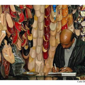 Photographie intitulée "scarpe" par Carlo Di Valguarnera, Œuvre d'art originale