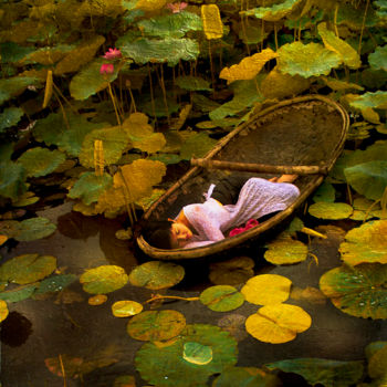 Fotografía titulada "The Golden Lotus" por Viet Ha Tran, Obra de arte original, Fotografía digital