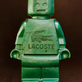 Sculpture titled "roboclusion LACOSTE" by Vincent Sabatier (VerSus), Original Artwork, Resin