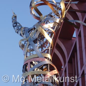 Scultura intitolato "Berliner Herz in de…" da Mirko Siakkou-Flodin, Opera d'arte originale, Metalli