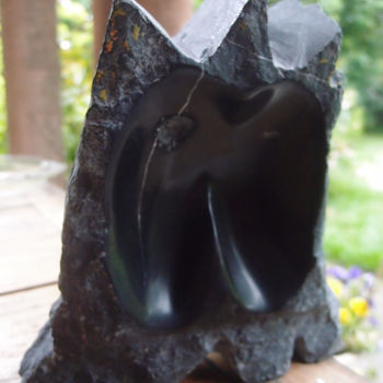 Escultura titulada "Vilaine idole" por Xavier Malbreil, Obra de arte original, Piedra