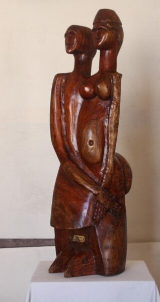 Скульптура под названием "La Passion" - Abdellouahab Selka, Подлинное произведение искусства, Дерево