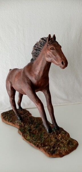 Scultura intitolato "cheval totem" da Abi, Opera d'arte originale, Argilla