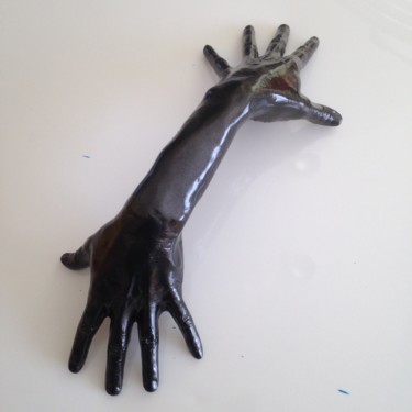 Sculpture intitulée "Le mani 2. The hand…" par Achille Chiarello, Œuvre d'art originale, Plastique