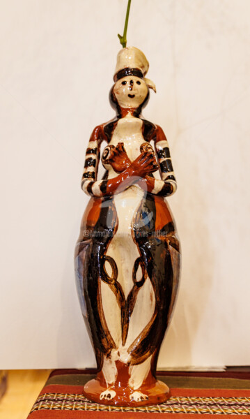 Escultura intitulada "Grâce 2" por Agnes Raffier, Obras de arte originais, Argila
