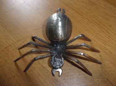 Skulptur mit dem Titel "Petite araignée" von Agostinho Dacunha, Original-Kunstwerk, Metalle