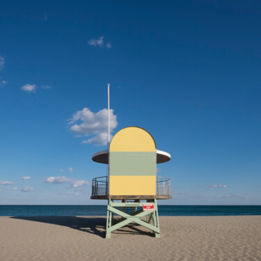 Photographie intitulée "Poste de secours" par Alain Machelidon, Œuvre d'art originale, Photographie non manipulée