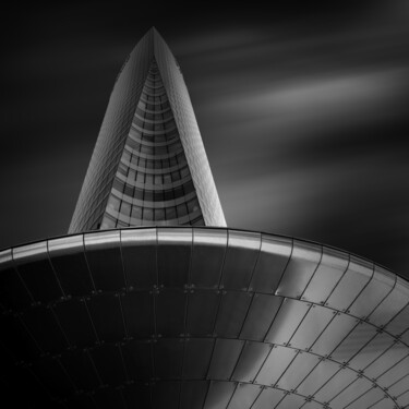 Photography titled "Tour EDF, La Défens…" by Alain Rappeneau, Original Artwork, Digital Photography