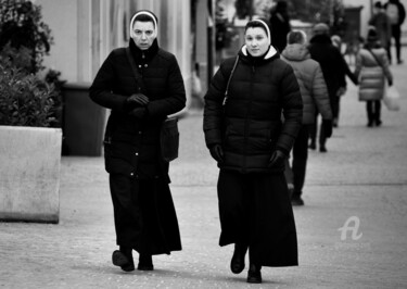 Fotografia intitolato "Two nuns" da Alen Gurovic, Opera d'arte originale, Fotografia digitale