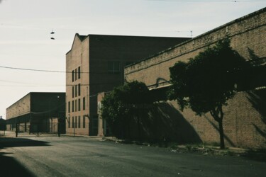 Fotografie mit dem Titel "The old factory" von Alex Barba, Original-Kunstwerk, Nicht bearbeitete Fotografie