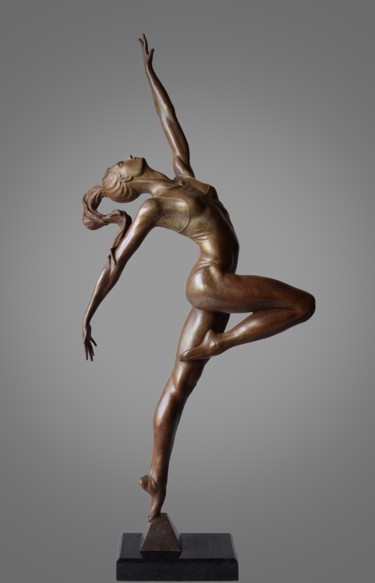 Skulptur mit dem Titel "Nika" von Alexandr Karat, Original-Kunstwerk, Bronze