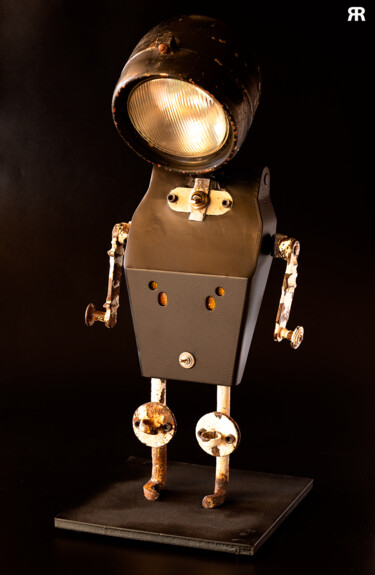 Design / Projektowanie użytkowe zatytułowany „Robot lámpara de re…” autorstwa Alfredo Blasco Nuin, Oryginalna praca, Oprawa