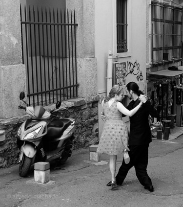 Photography titled "Street tango, Istan…" by Alfredo Machado Zingg, Original Artwork, Digital Photography