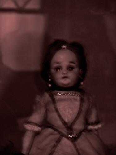 Fotografia intitolato "Scared doll" da Alice Odilon, Opera d'arte originale, Fotografia non manipolata