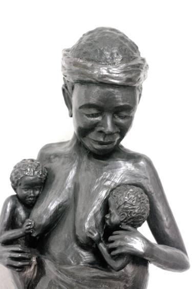 Sculpture titled "Grand-mère et ses b…" by Alice Marie, Original Artwork, Terra cotta