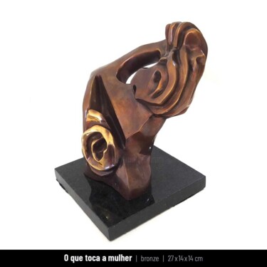 Sculpture intitulée "O que toca a mulher?" par Anamaria Vieira, Œuvre d'art originale, Bronze