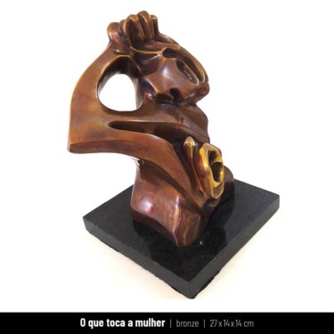 Sculpture titled "O que quer a mulher" by Anamaria Vieira, Original Artwork, Bronze