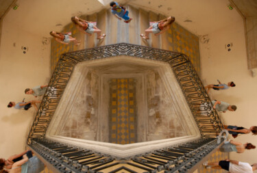 Photographie intitulée "Escaliers - Arles 2" par André Boulze, Œuvre d'art originale