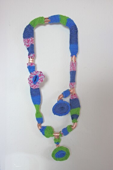 Художественная композиция под названием "Necklace "cotton fl…" - Andreas Loeschner-Gornau, Подлинное произведение искусства,…