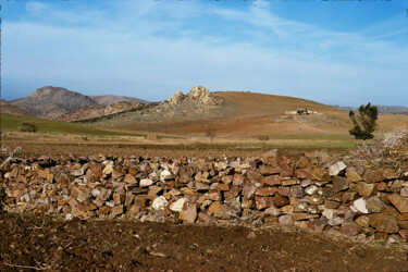 Photography titled "Mur de pierre dans…" by Angie Black, Original Artwork, Digital Photography