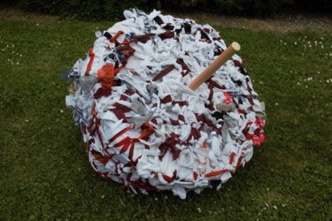 Sculpture intitulée "Pomme au sol" par Anka Girls, Œuvre d'art originale, Tissu
