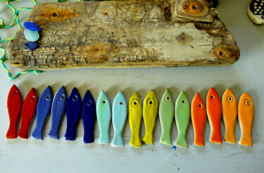 Sculpture intitulée "16 sardines déco et…" par Anne Cabon, Œuvre d'art originale, Terre cuite