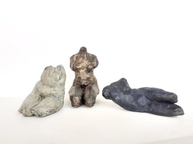 Skulptur mit dem Titel "Trois muses" von Anne Thierrée, Original-Kunstwerk, Ton