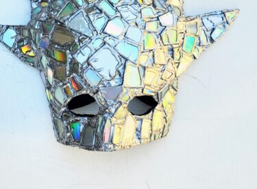 Skulptur mit dem Titel "Mirror Crown  Mask…" von Anthony Saldivar, Original-Kunstwerk, Acryl