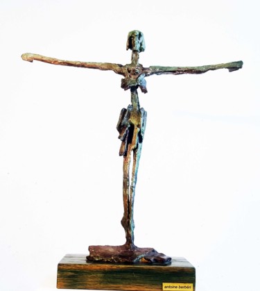 Rzeźba zatytułowany „" Crucifixion "” autorstwa Antoine Berbari, Oryginalna praca, Brąz